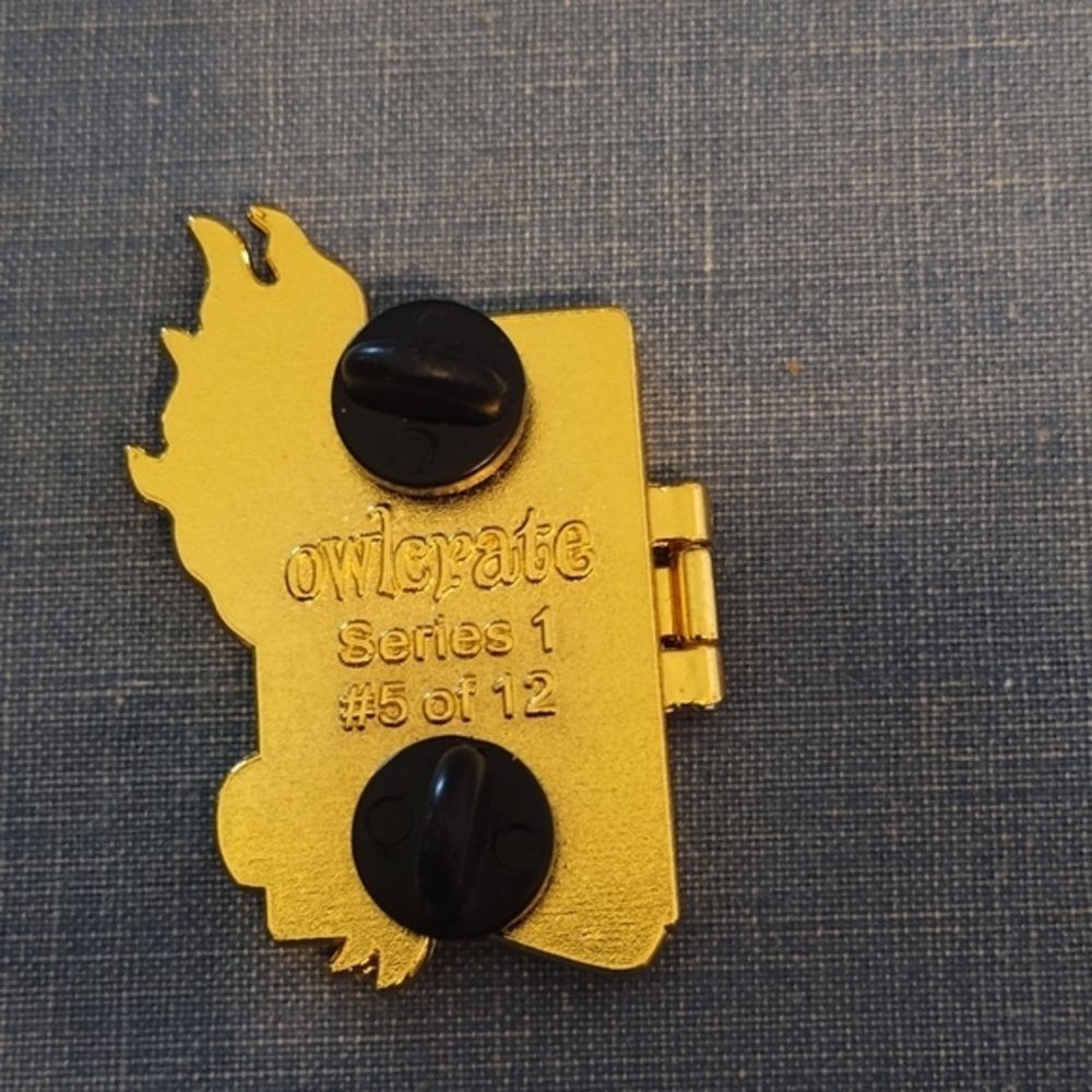 Owlcrate Exclusive We Hunt The Flame Hafsah Faizal Treasured Tomes Pin #5 of 12 - Picture 2 of 3